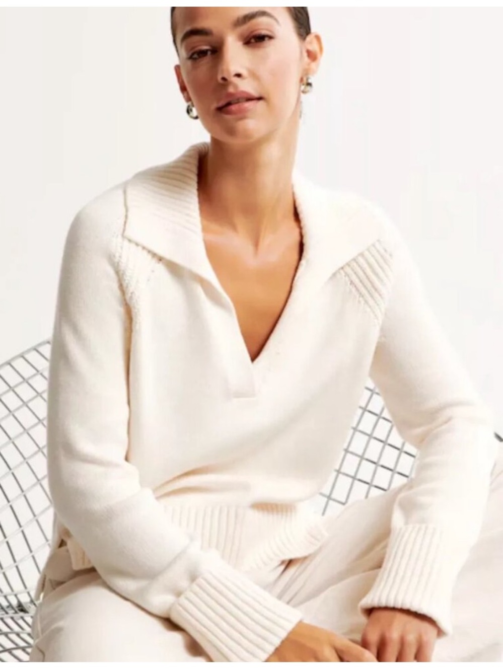Abercrombie & Fitch Women's Notch-Neck Sweater XS